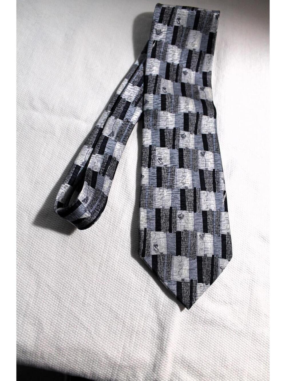 Vintage UMO LORENZO 4 X 58 Inch Steel/Navy Blue Silk Necktie